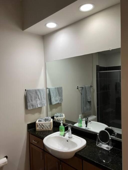 夏洛特Townhouse In Uptown King Bed-Wi-Fi-Free Parking-Pool公寓 外观 照片