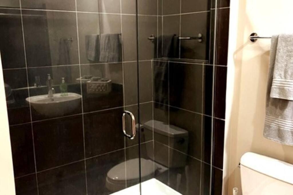 夏洛特Townhouse In Uptown King Bed-Wi-Fi-Free Parking-Pool公寓 外观 照片